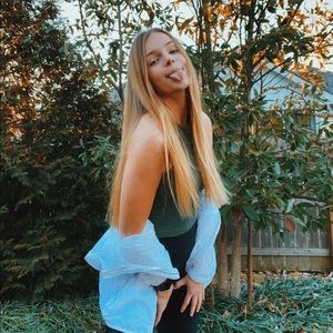 Meet your Posher, Elle